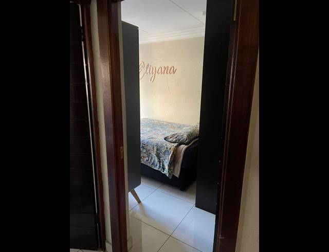 2 BEDROOM TOWNHOUSE FOR SALE IN RAVENSWOOD